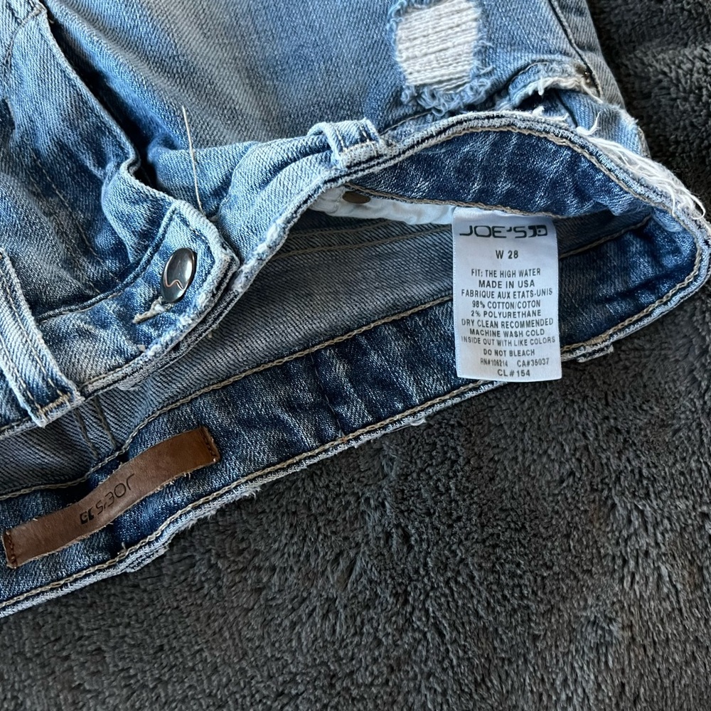 Distressed Jeans - Picture 4 of 4